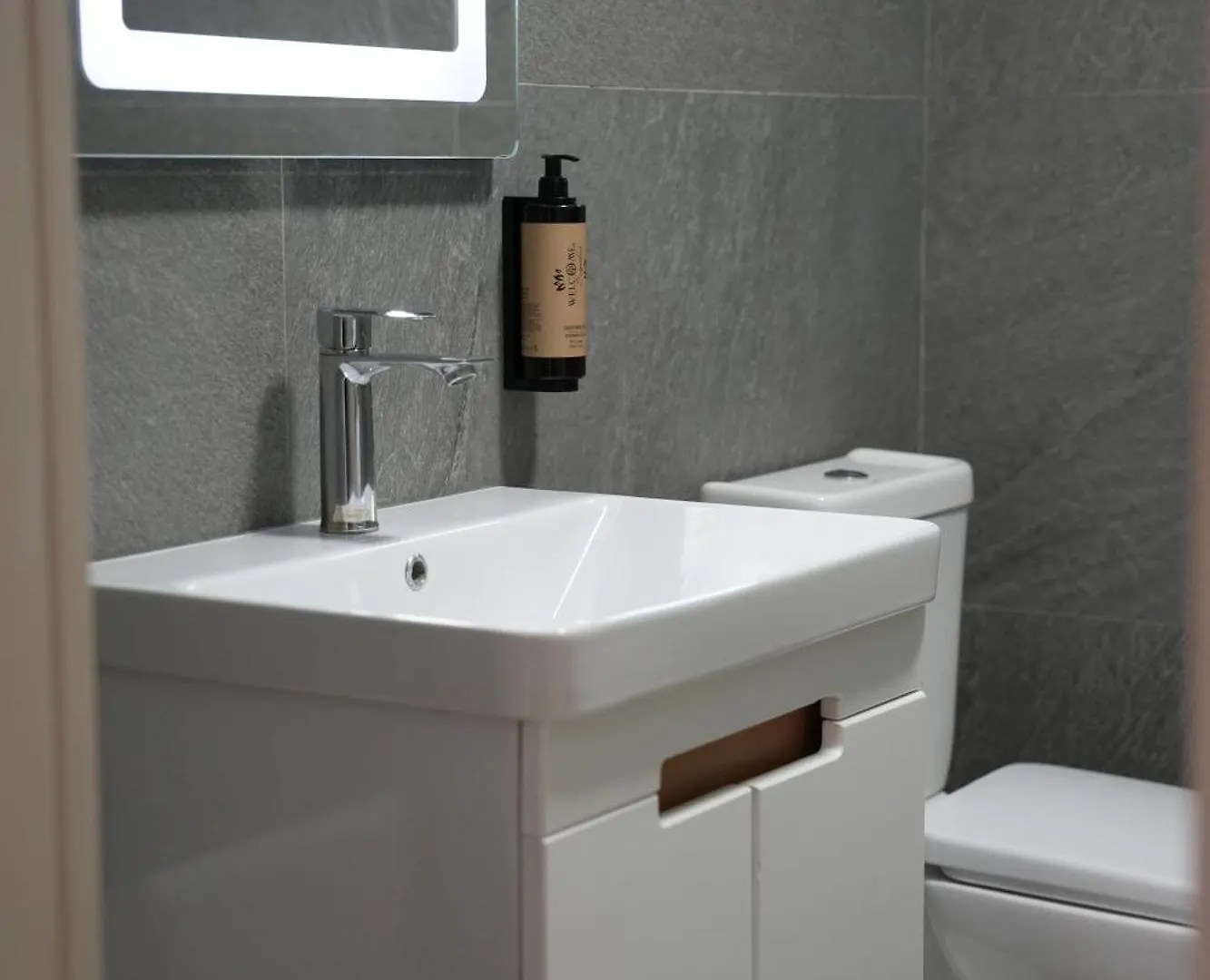 City Center Azure Apartment Tirana